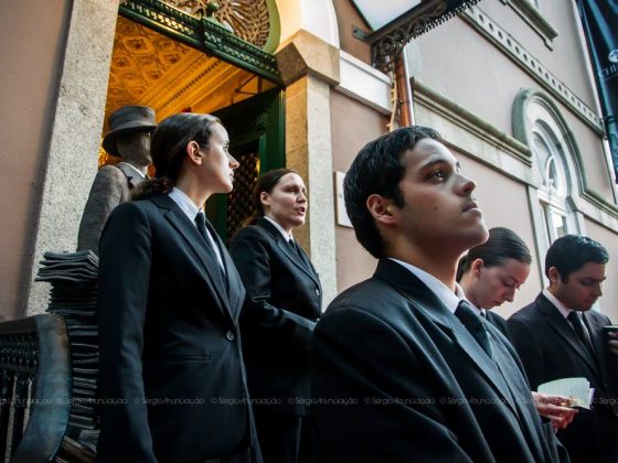 Peça Dramatis Persona Máquina de Nuvens